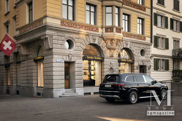 Golden Suisse headquarters overlooking the Limmat at Schipfe 2, Zurich — the new home base for private-wealth clients and family offices.
