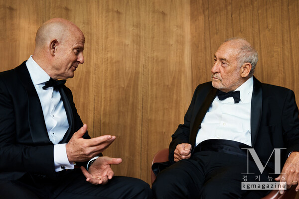 Daniel Weitmann in discussion with Professor Joseph Stiglitz ahead of the evening programme at The Dolder Grand, Zurich.Photo: Magnus Maarding
