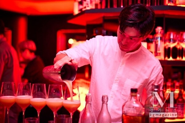 seven x seven Ishigaki Bar “Red.”