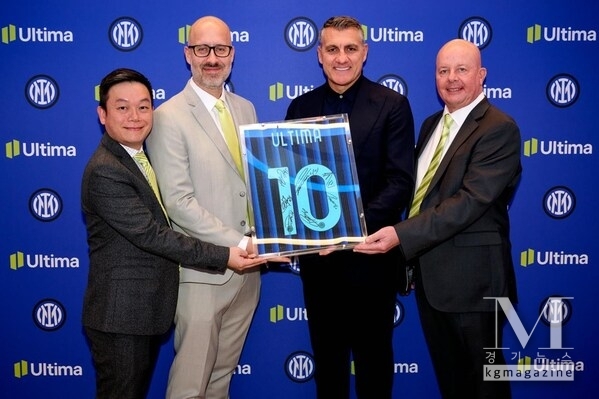 (Left to Right) Jack Li, Regional Business Director, Ultima Markets, Jean-Phiippe Mota, Board Director, Ultima Markets, Christian Vieri, Inter Legend, & Mark Goater, Director, Ultima Markets