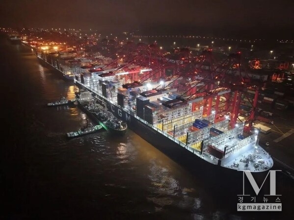 Shanghai Electric completes its first large-scale biomethanol bunkering for CMA CGM OSMIUM at Shanghai’s Yangshan Port.