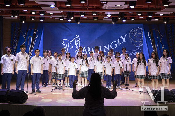 "World Ready"철학은 모든 학습 경험과 기억에 남는 순간에 깊이 스며들어 있습니다. 각 학생은 자신의 역량, 인성, 그리고 개별적인 목표를 바탕으로 설계된 맞춤형 학습과 성장의 여정을 따라 체계적인 지도를 받습니다.